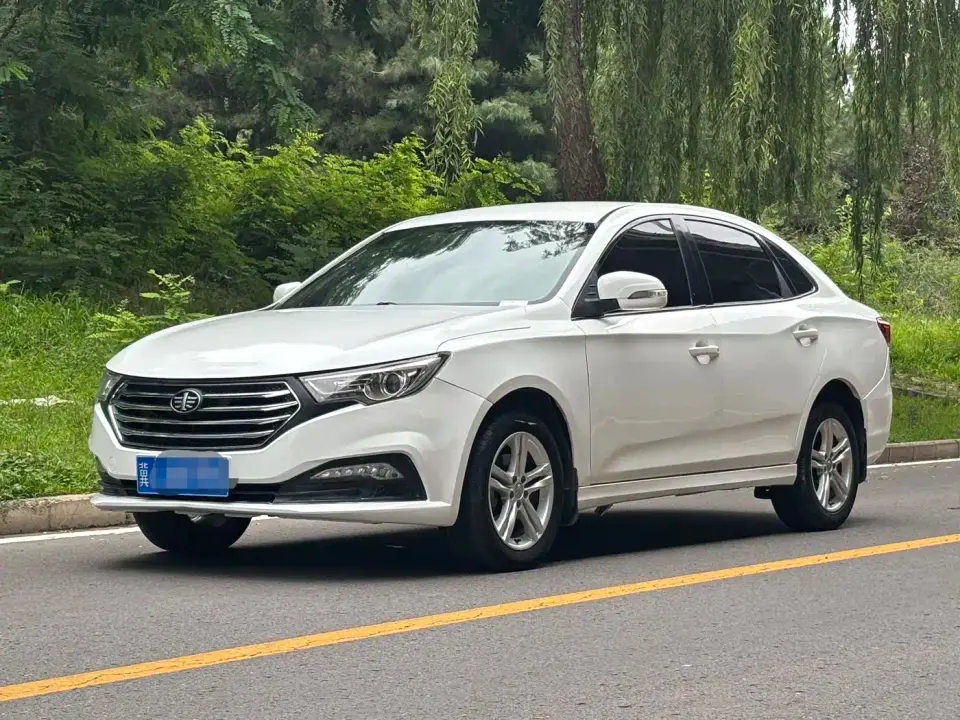 Besturn B30 1.6L Automatic Comfort 2019