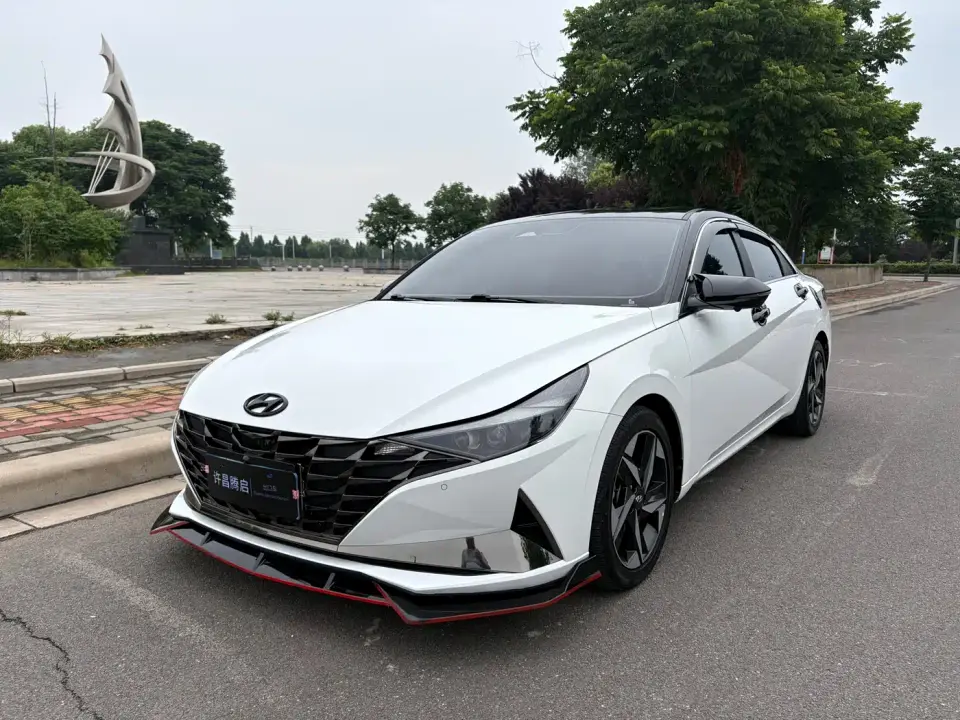 Hyundai Elantra 1.5L CVT LUX Premium Edition 2023