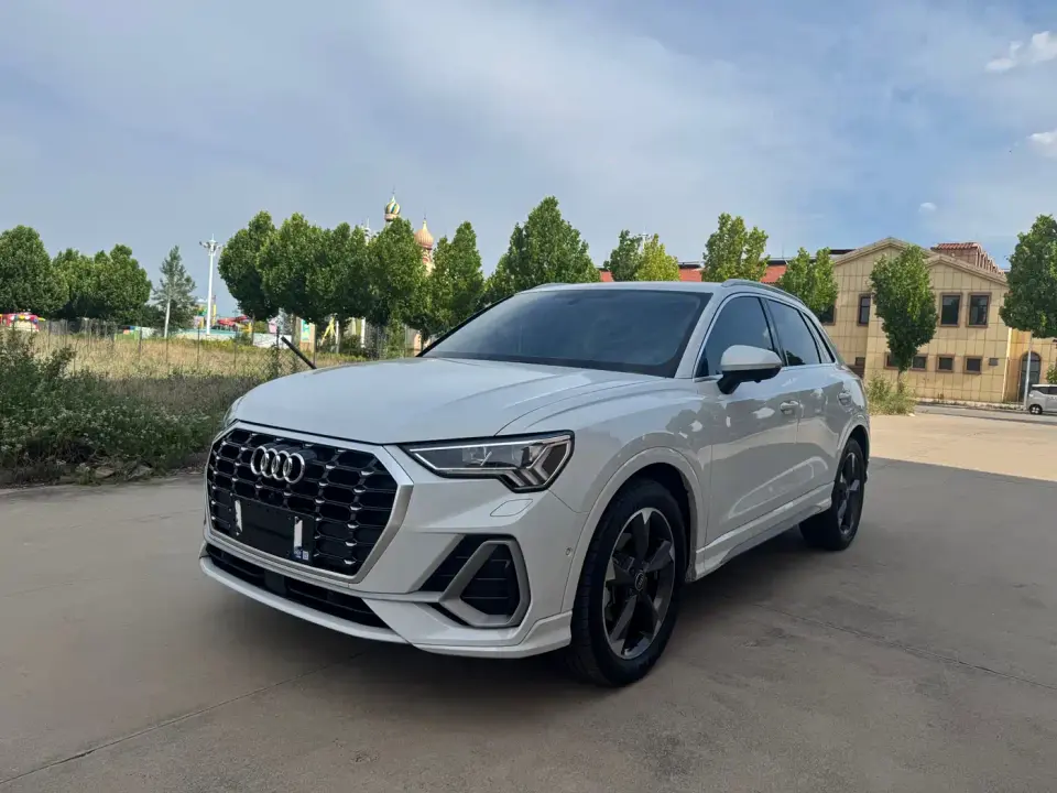 Audi Q3 35 TFSI Fashion Dynamic (1.4T) 2023