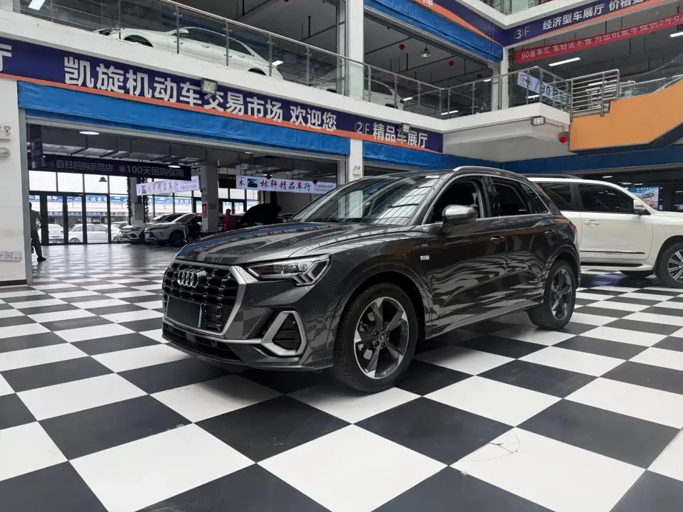 Audi Q3 35 TFSI Fashion Dynamic (1.4T) 2023
