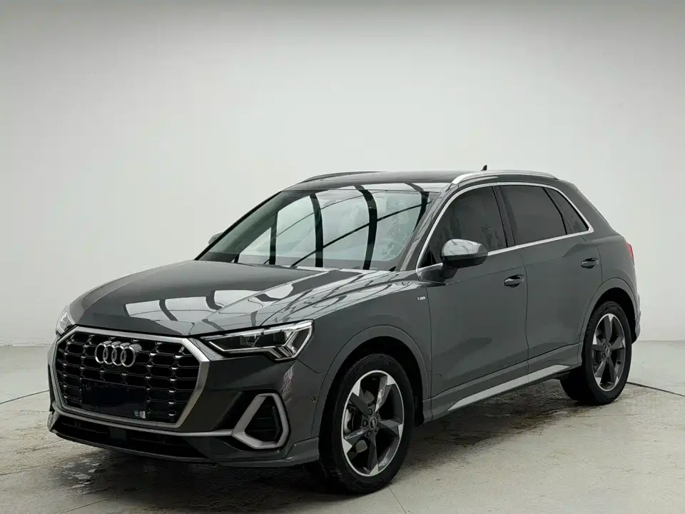 Audi Q3 35 TFSI Fashion Dynamic (1.4T) 2023