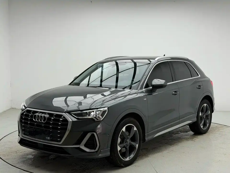 Audi Q3 35 TFSI Fashion Dynamic (1.4T) 2023