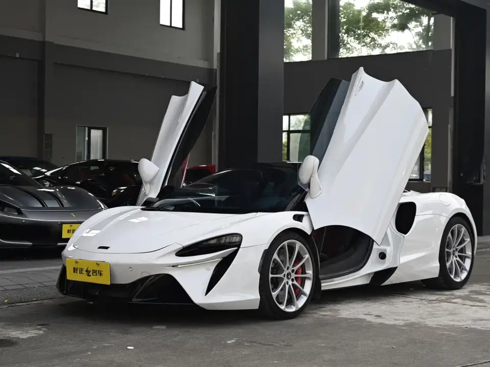 McLaren Artura 3.0T Hybrid Standard 2025