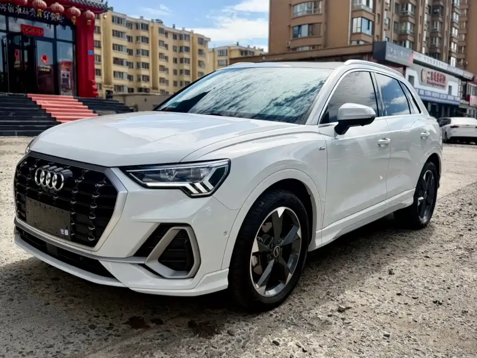 Audi Q3 35 TFSI Fashion Dynamic (1.4T) 2023