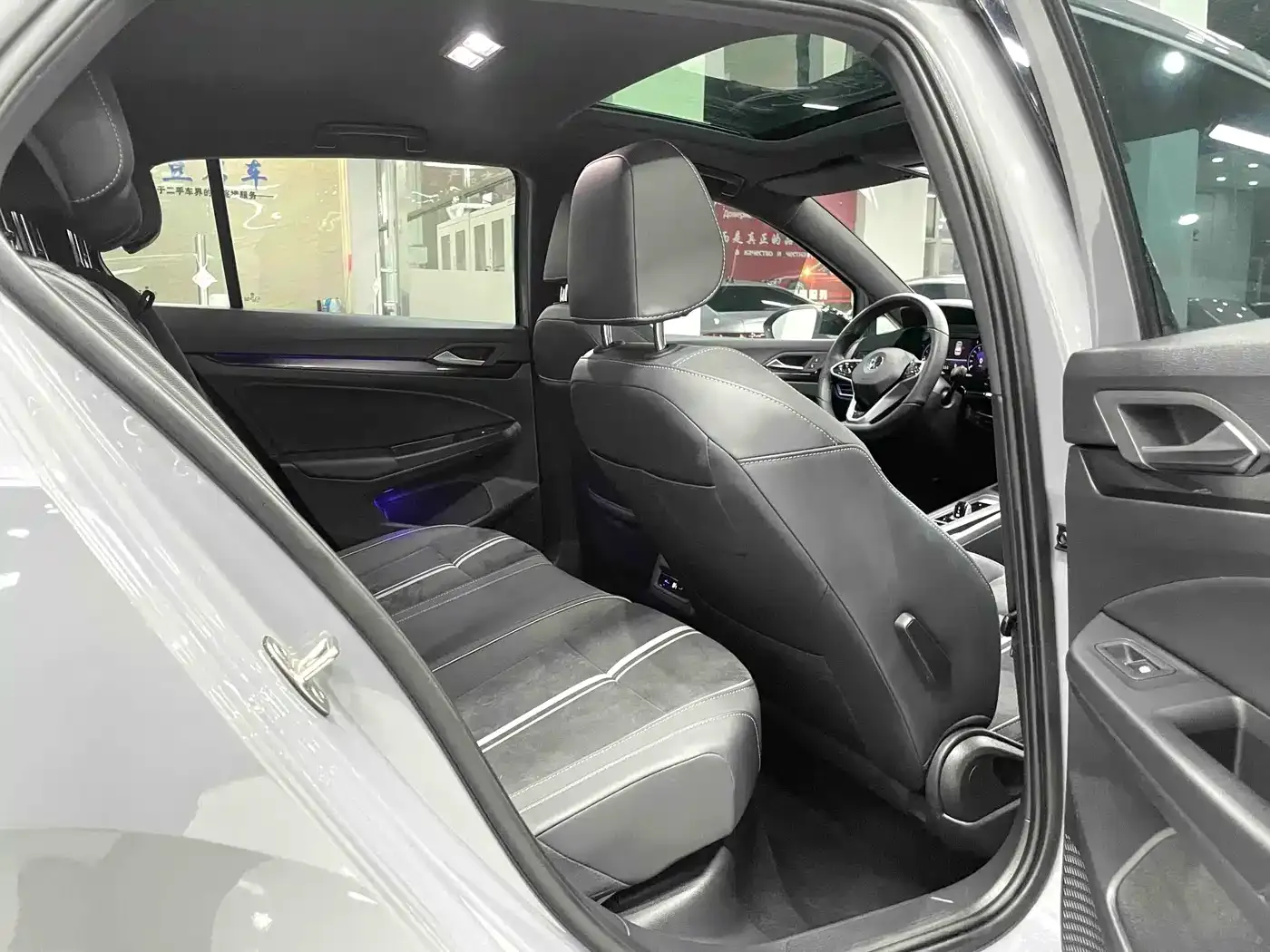 Volkswagen Golf 280TSI DSG R-Line 2022 — фото 13