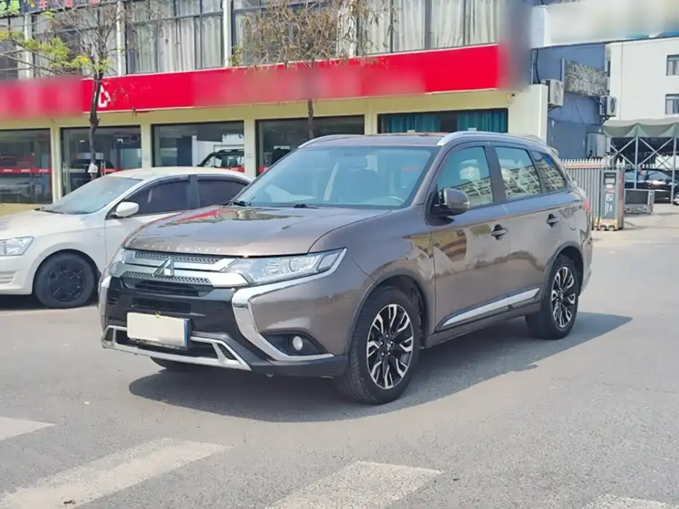 Mitsubishi Outlander 2.0L 2WD Enjoy 7-Seater China VI 2020