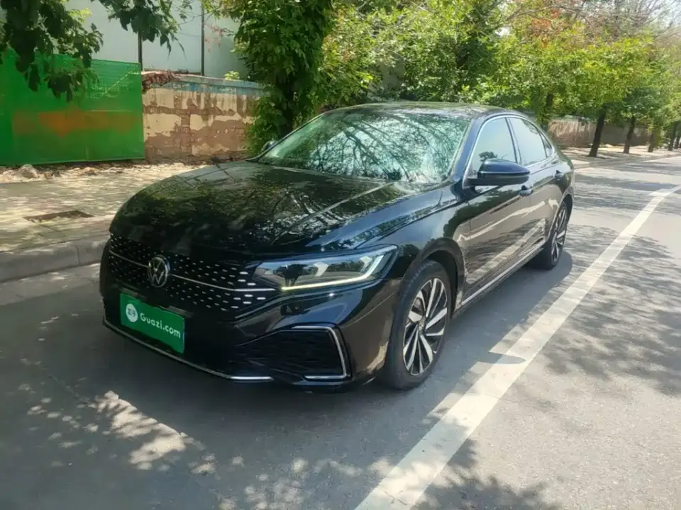 Volkswagen Passat 330TSI Starlight Elite Edition 2022