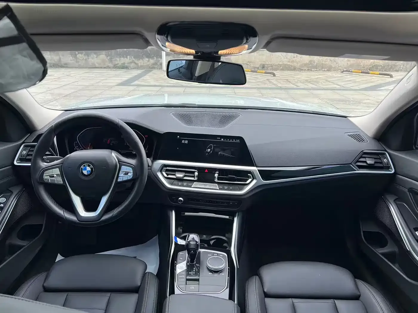 BMW 3 Series 325Li Launch Edition 2019 — фото 9