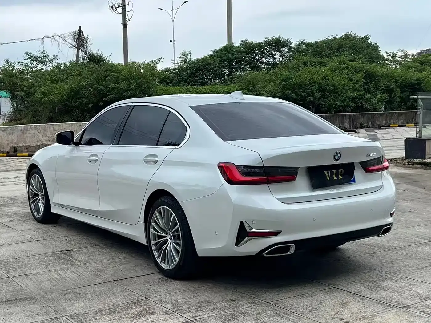 BMW 3 Series 325Li Launch Edition 2019 — фото 4
