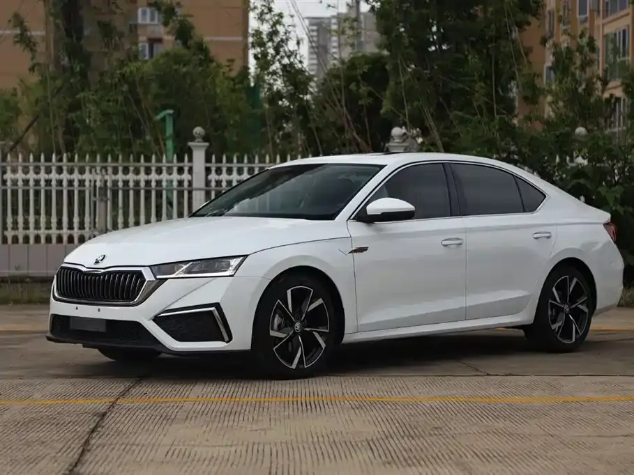Skoda Octavia Facelift PRO TSI280 Premium Edition 2023