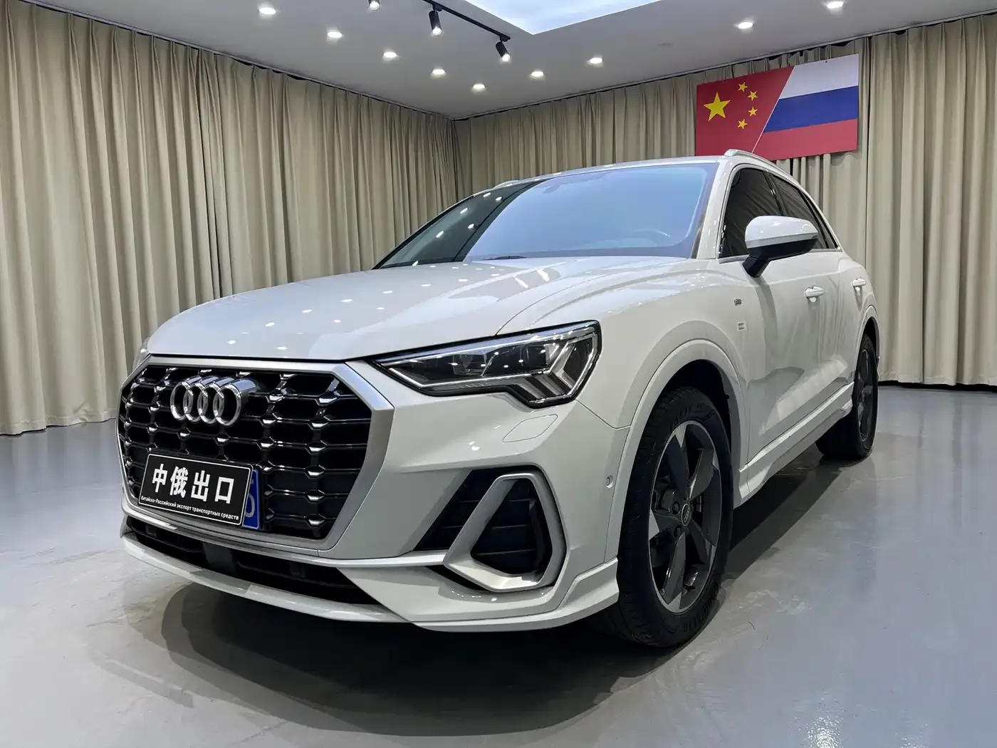 Audi Q3 35 TFSI Fashion Dynamic (1.4T) 2023