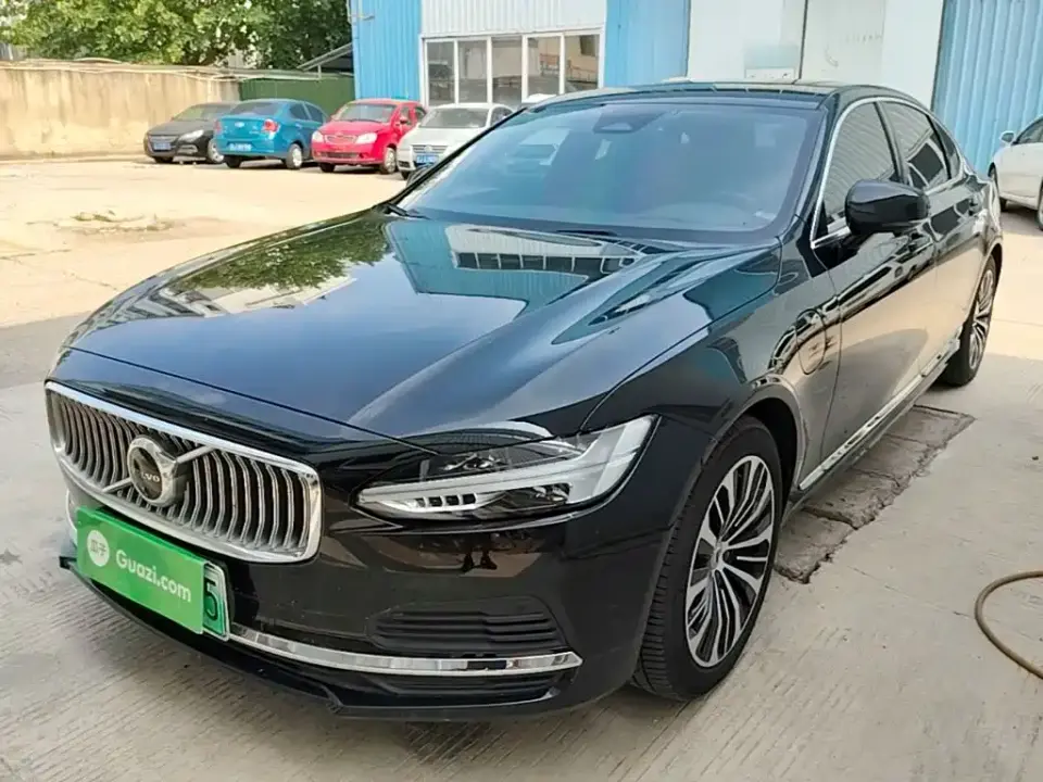 Volvo S90 Plug-in Hybrid PHEV AWD Long Range Momentum Luxury Edition 2023