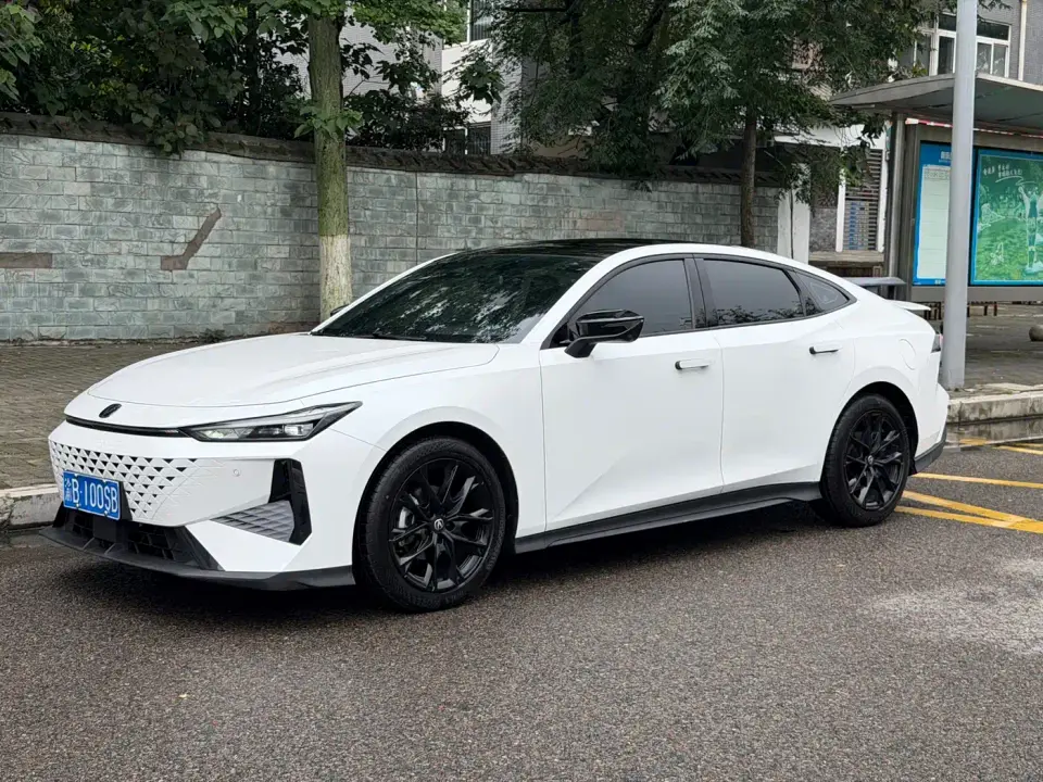 Changan UNI-V 1.5T Deluxe 2024