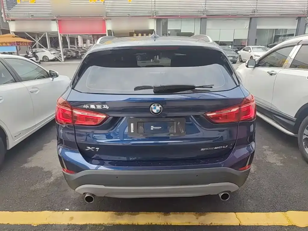BMW X1 sDrive20Li Leading Model 2019 — фото 6