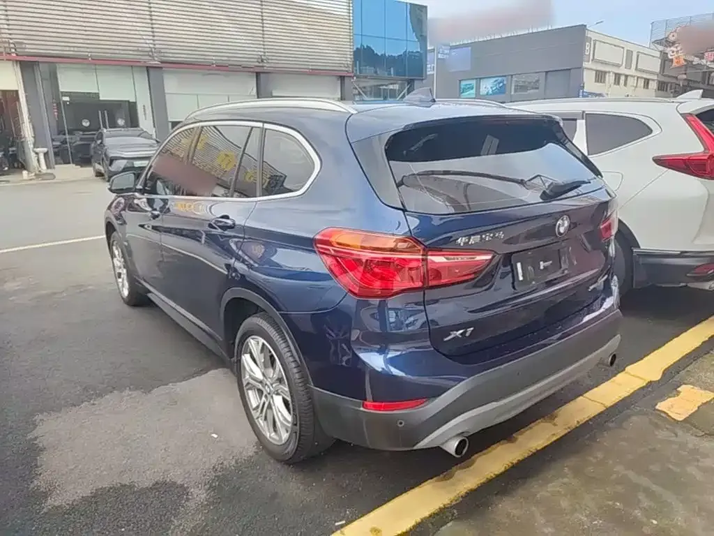 BMW X1 sDrive20Li Leading Model 2019 — фото 5