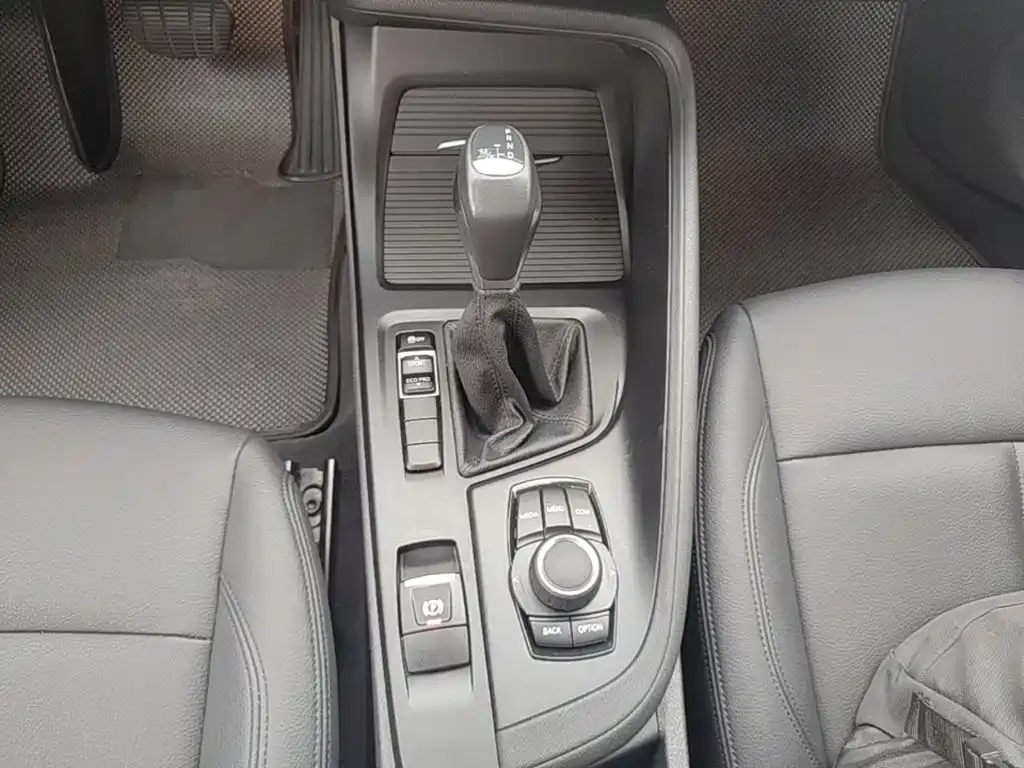 BMW X1 sDrive20Li Leading Model 2019 — фото 14
