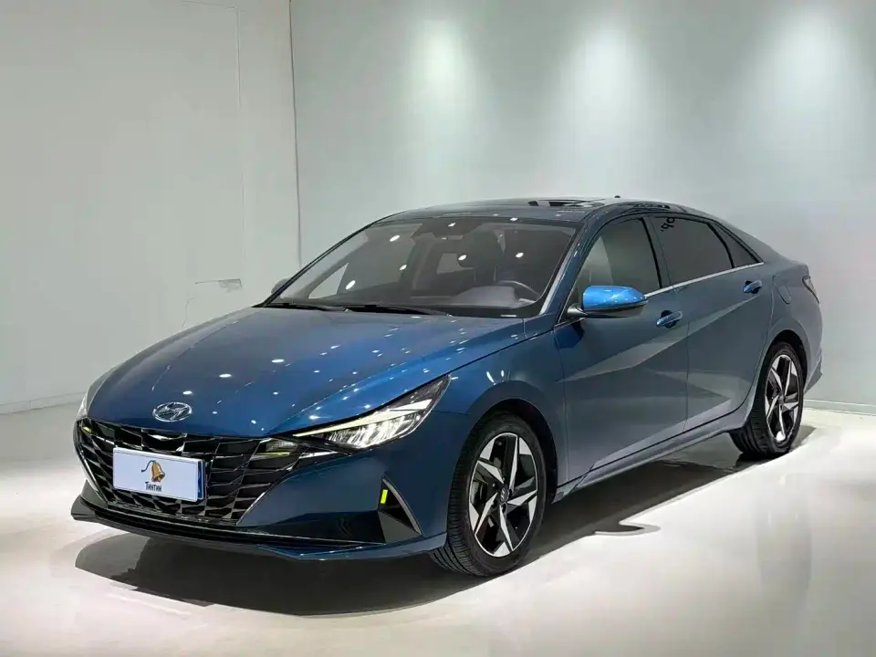 Hyundai Elantra 1.5L CVT LUX Premium Edition 2022