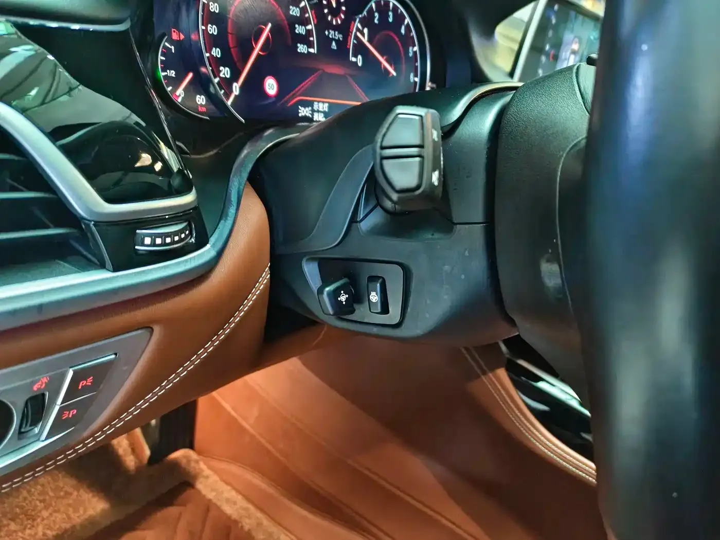BMW 7 Series 740Li xDrive Premium Type Excellence Package 2019 — фото 12