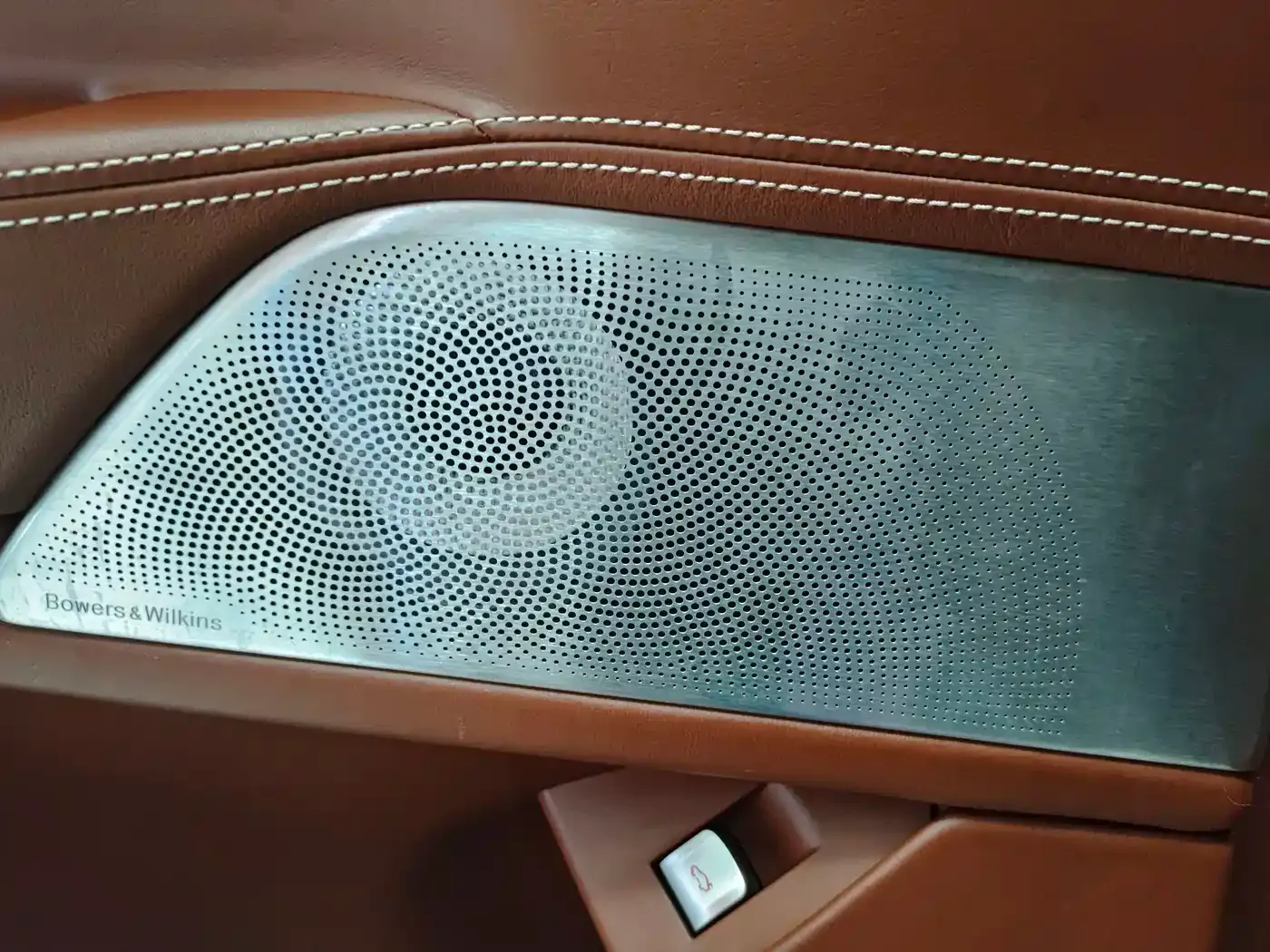 BMW 7 Series 740Li xDrive Premium Type Excellence Package 2019 — фото 9