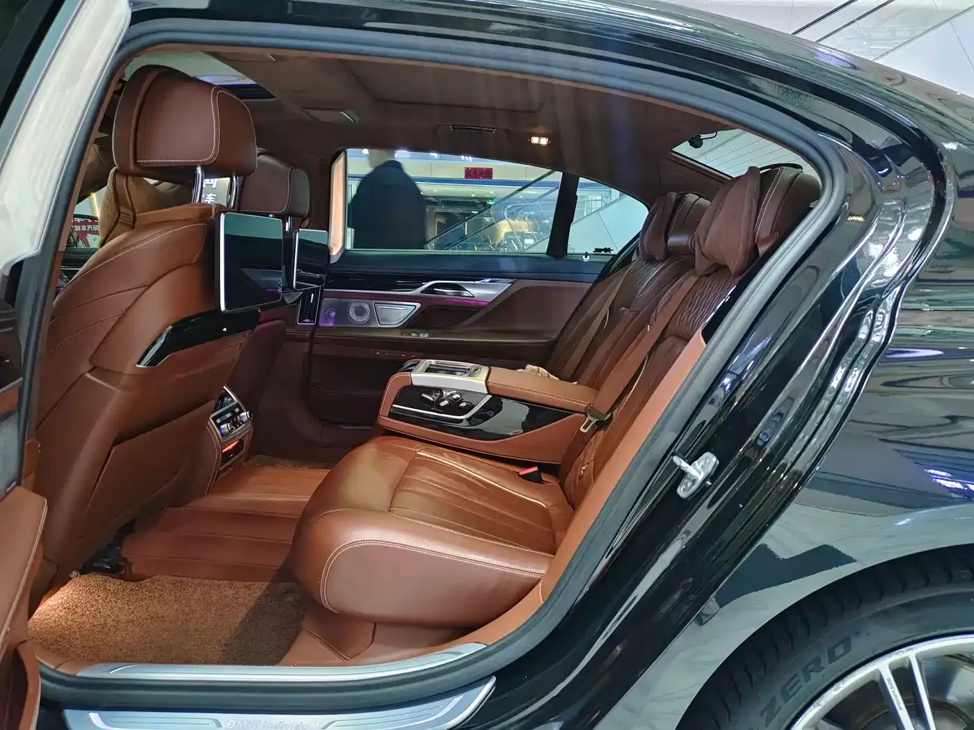 BMW 7 Series 740Li xDrive Premium Type Excellence Package 2019 — фото 15