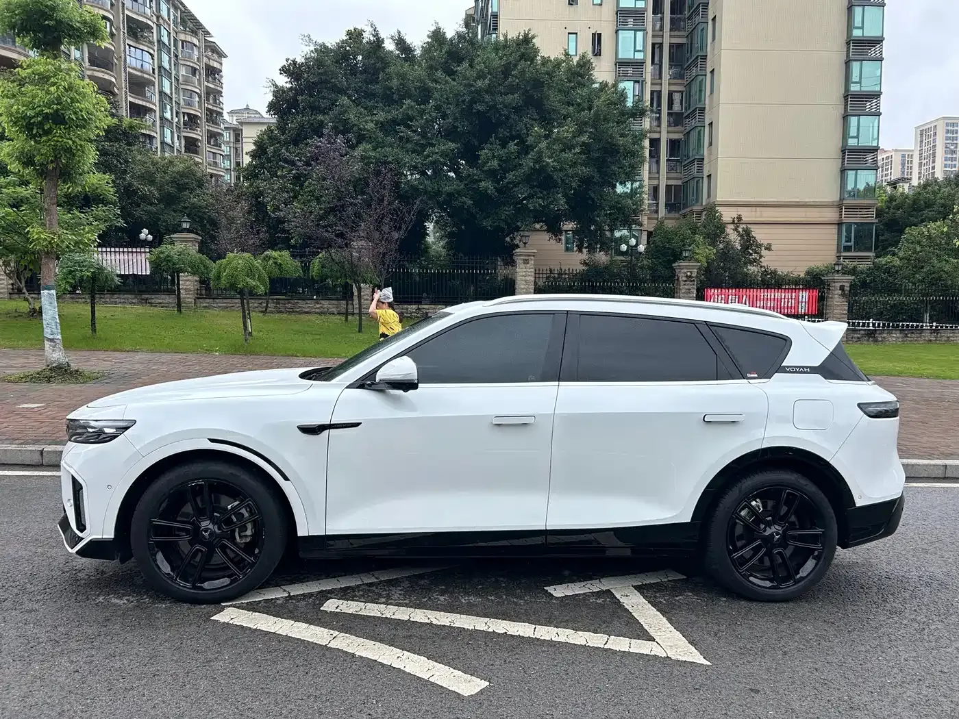 Voyah Auto VOYAH FREE Ultra Long Range Intelligent Driving Edition 2023 — фото 4