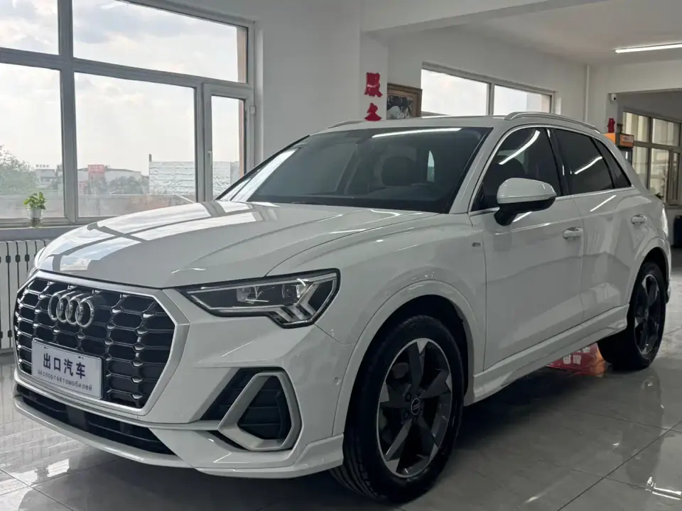 Audi Q3 35 TFSI Fashion Dynamic (1.4T) 2023