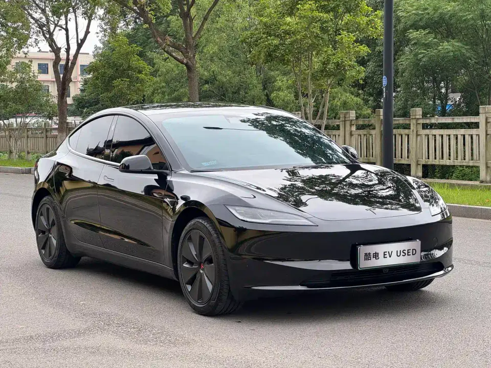 Tesla Model 3 Model Year Facelift Long Range Rear-Wheel Drive 2025