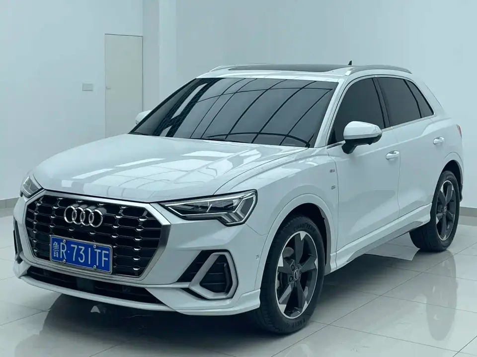 Audi Q3 35 TFSI Fashion Dynamic (1.4T) 2023