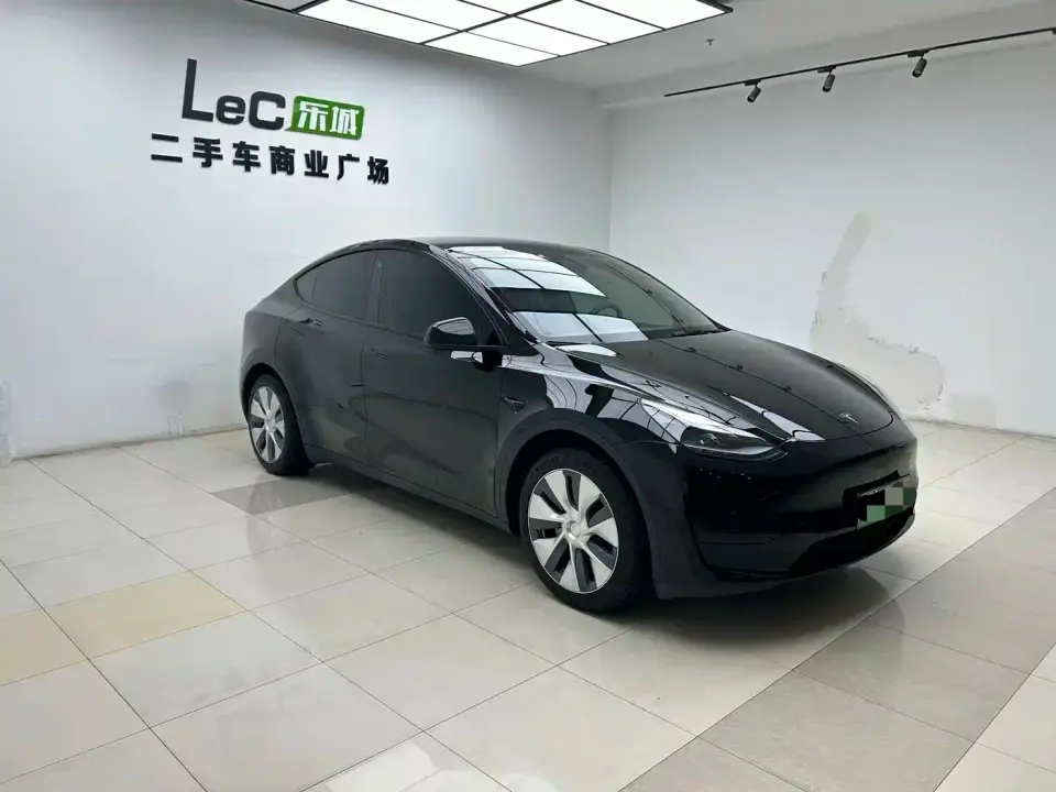 Tesla Model Y Facelift Rear-Wheel Drive Version 2023