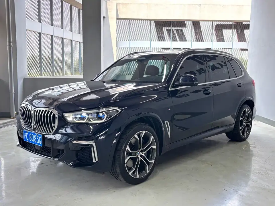 BMW X5 xDrive 40Li Premium M Sport Package 2022