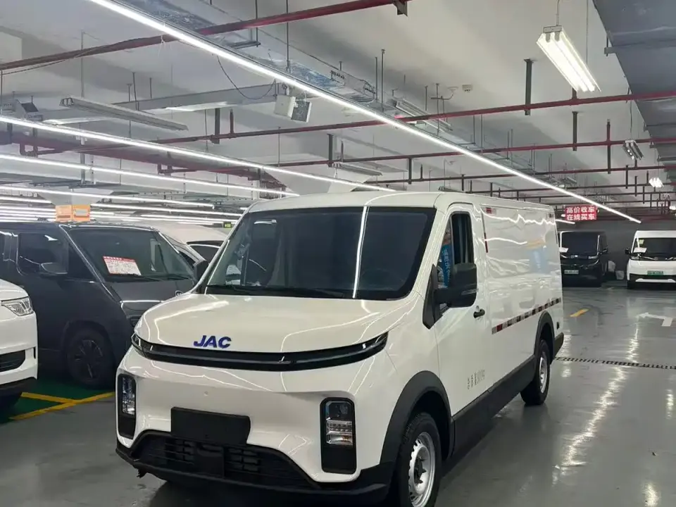 JAC Van Boulevard V8 Explorer Edition CATL 2024