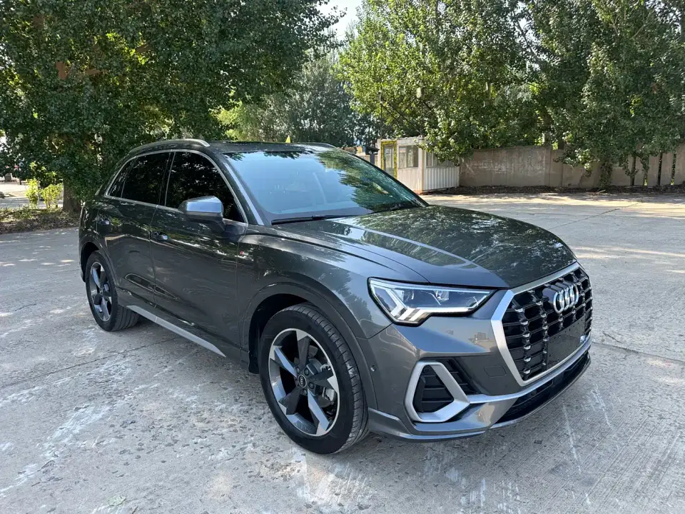 Audi Q3 35 TFSI Fashion Dynamic (1.4T) 2022