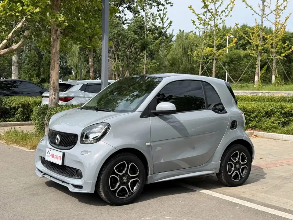 Smart fortwo 0.9T 66kW Hardtop Wind Edition China VI 2019
