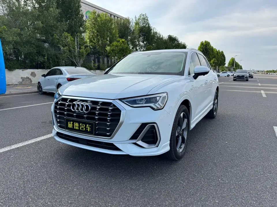 Audi Q3 35 TFSI Fashion Dynamic (1.4T) 2023
