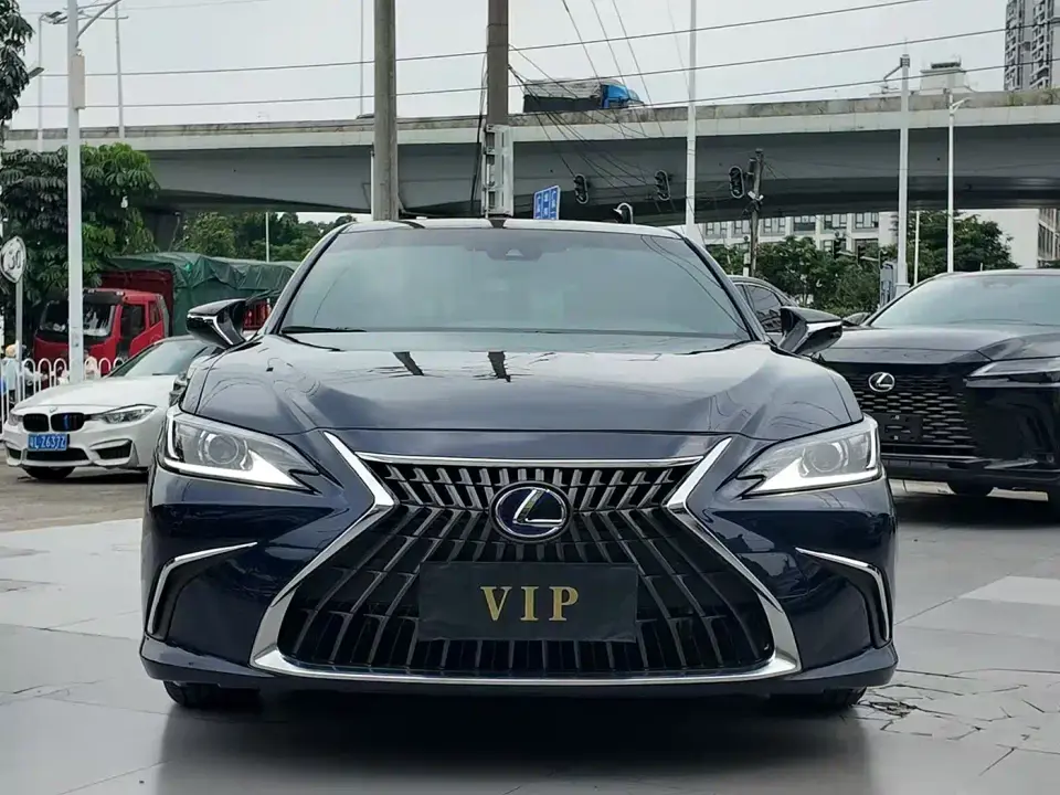 Lexus ES Model 300h Excellence Edition 2021