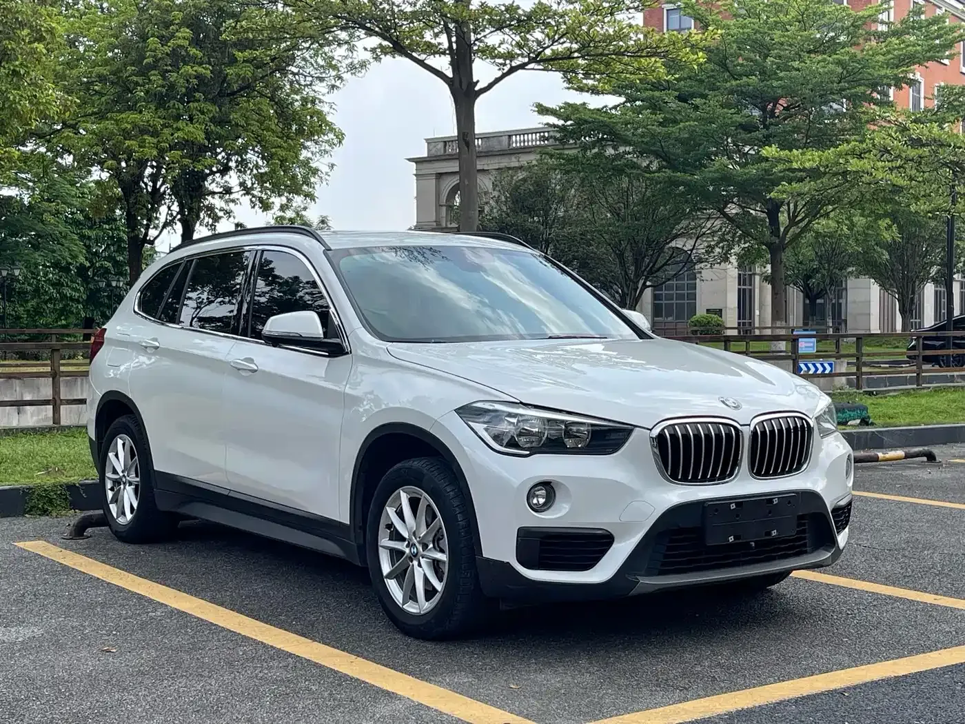 BMW X1 sDrive18Li Fashion Model 2019 — фото 3