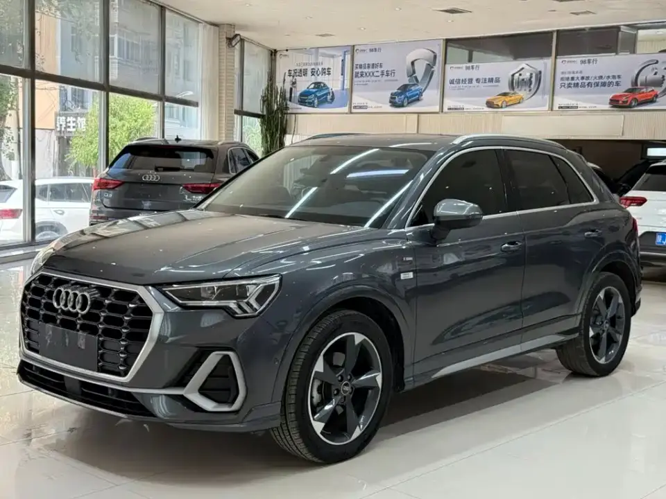 Audi Q3 35 TFSI Fashion Dynamic (1.4T) 2023