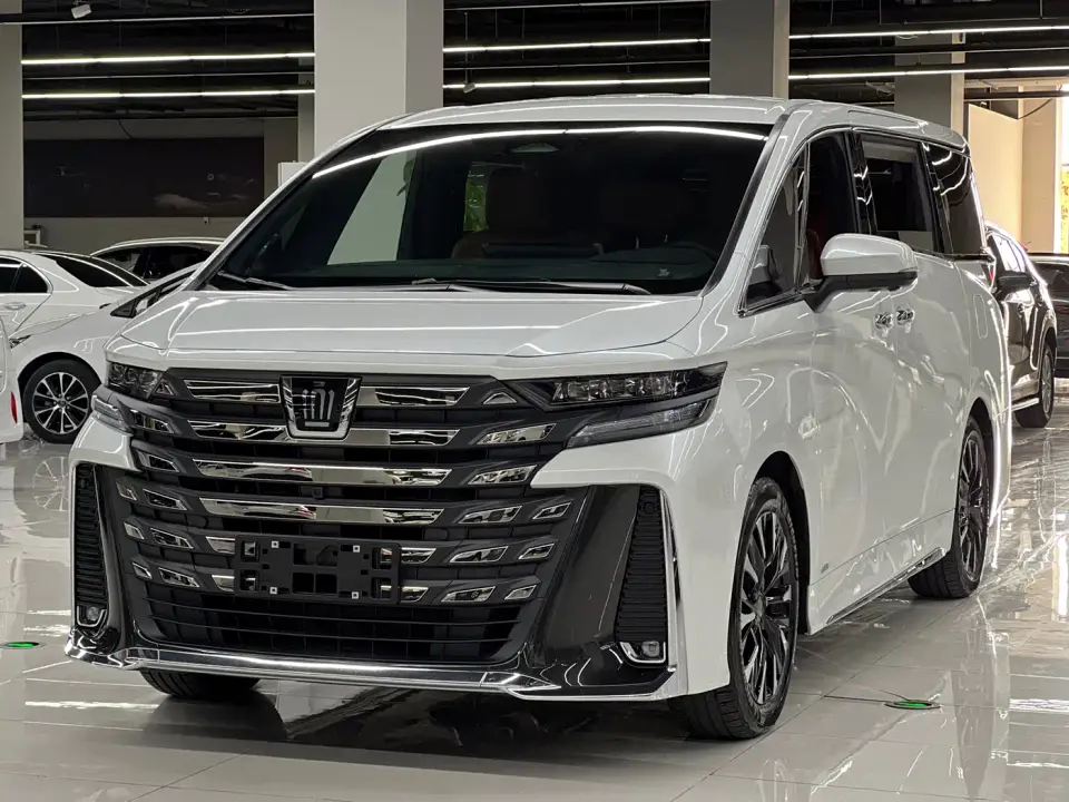Toyota Vellfire Crown Hybrid 2.5L Executive Premium Edition 2025
