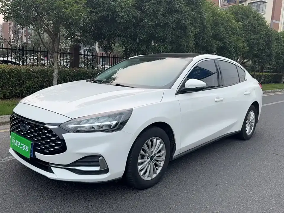 Ford Focus Sedan EcoBoost 180 Auto Trend 2021