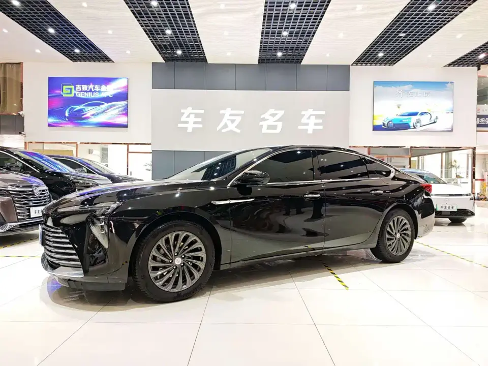 Buick LaCrosse Model 28T Platinum Edition 2024
