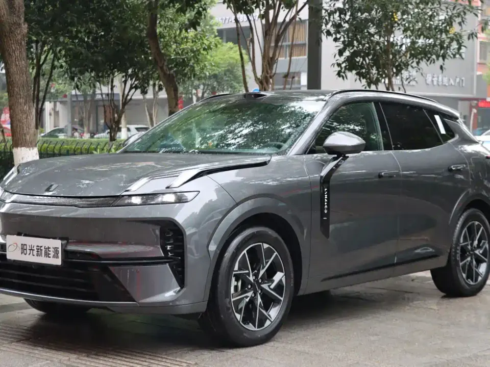 Lynk & Co 08 EM-P Model Extended Long Range 2025