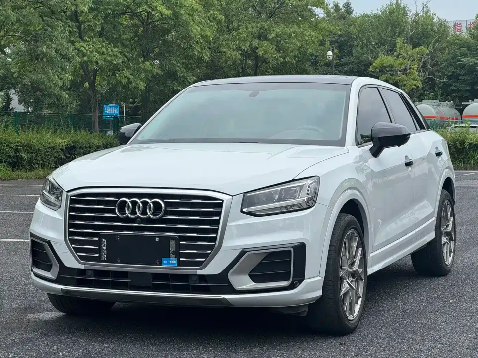 Audi Q2L 35 TFSI Fashion Elegance Model 2020