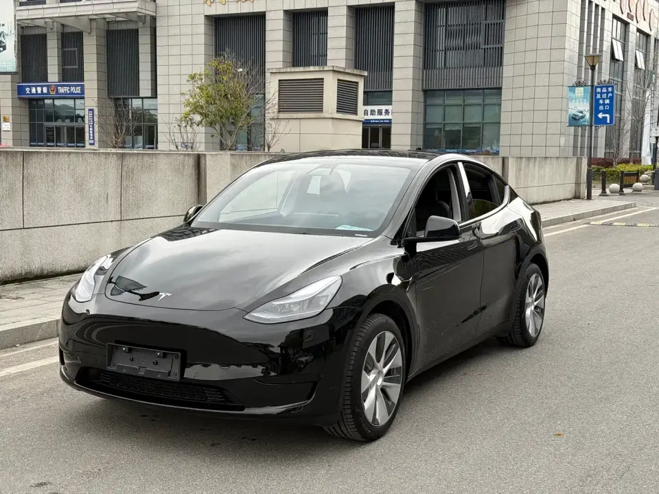 Tesla Model Y Facelift Rear-Wheel Drive Version 2023