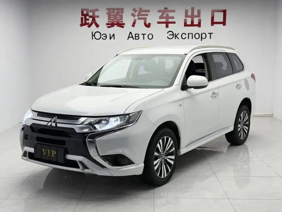 Mitsubishi Outlander 2.0L 2WD Smooth Ride Version 5-Seater 2022
