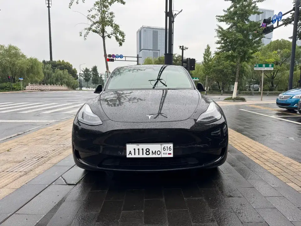 Tesla Model Y Facelift Rear-Wheel Drive Version 2023