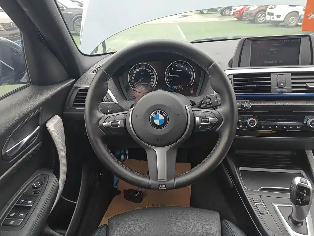 BMW 1 Series (Import) 120i M Sport Package 2019 — фото 11