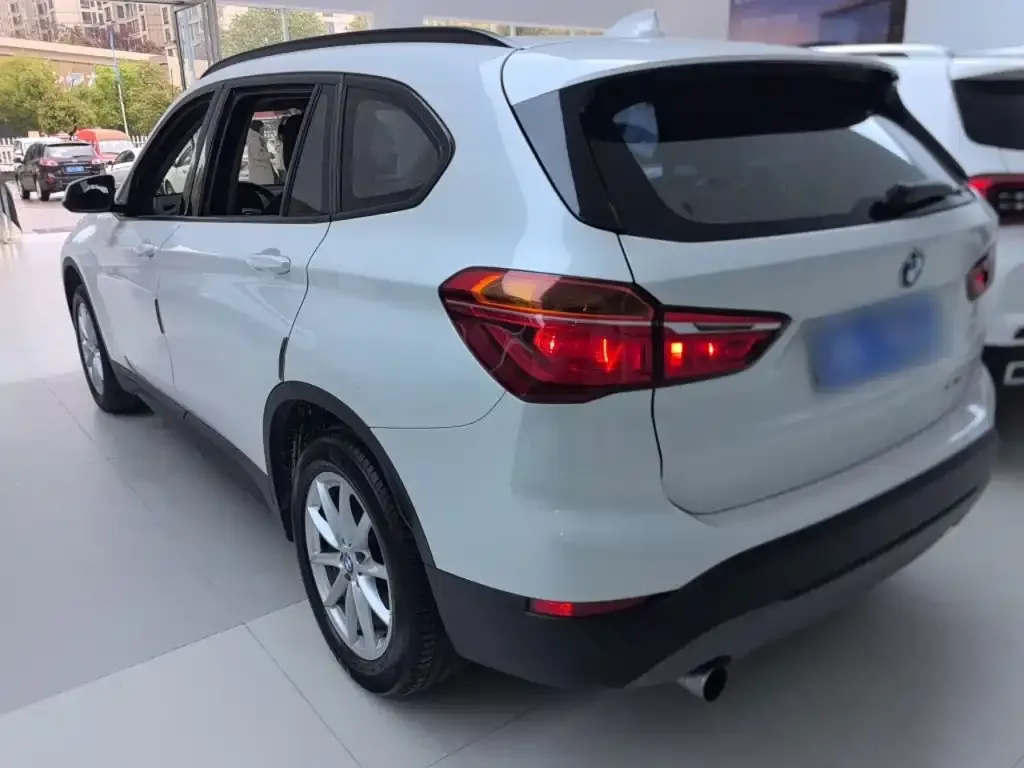 BMW X1 sDrive18Li Fashion Model 2019 — фото 23