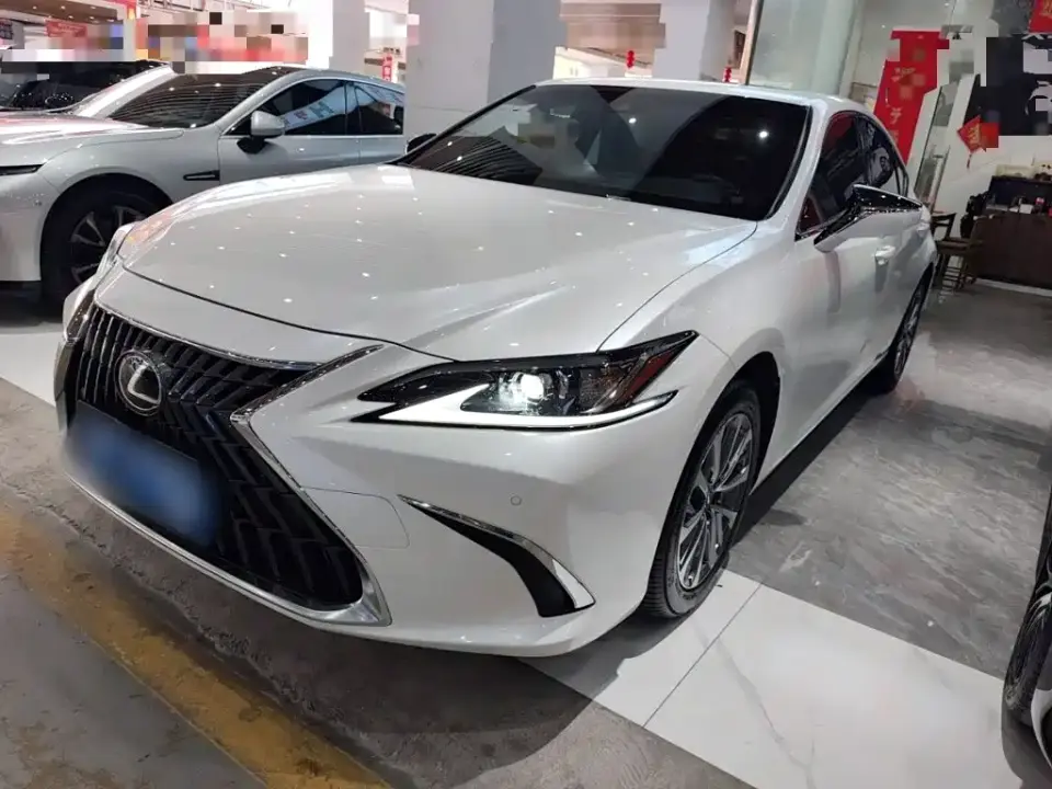 Lexus ES 200 Excellence Edition 2024