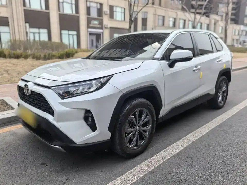 Toyota RAV4 Rongfang 2.0L CVT 2WD Fashion Edition 2023