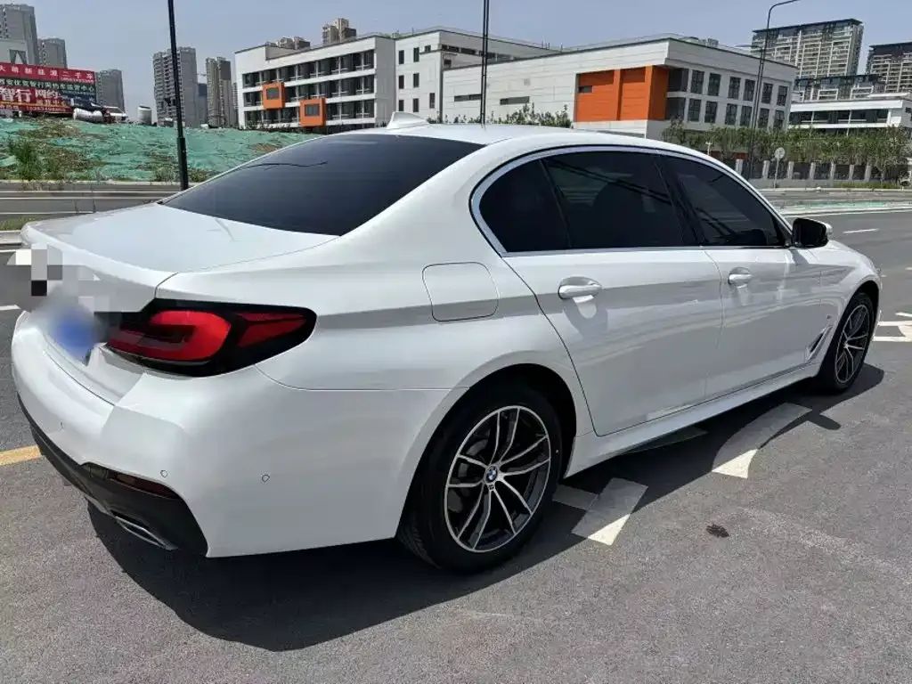 BMW 5 Series Model Second Facelift 525Li M Sport Package 2023 — фото 7